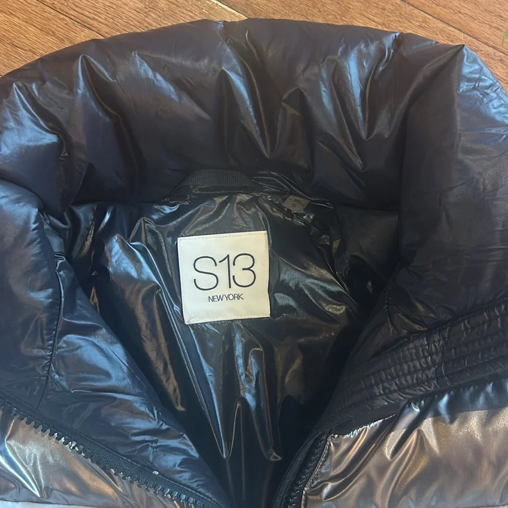 Women’s down jacket  excellent condition - Picture 3 of 4